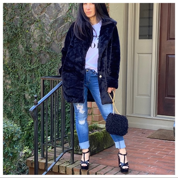 Paris Boutique Jackets & Blazers - #56 ✨PARIS✨Gorgeous black faux fur jacket with pockets